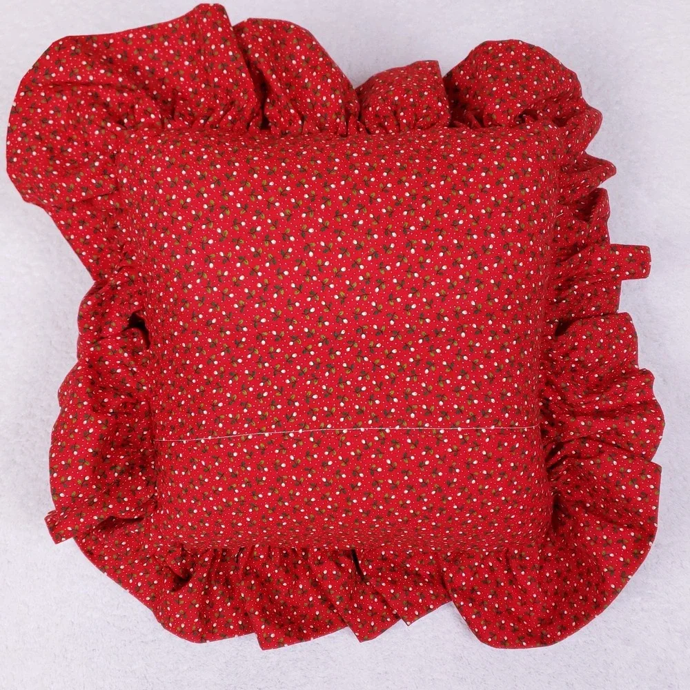 Vintage Quilted‎ Christmas Pillow Ruffle Edge Holly Appliqué 16x16 Cottagecore